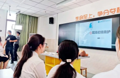 <strong>中考700分考生放弃沉点高中读职校</strong>